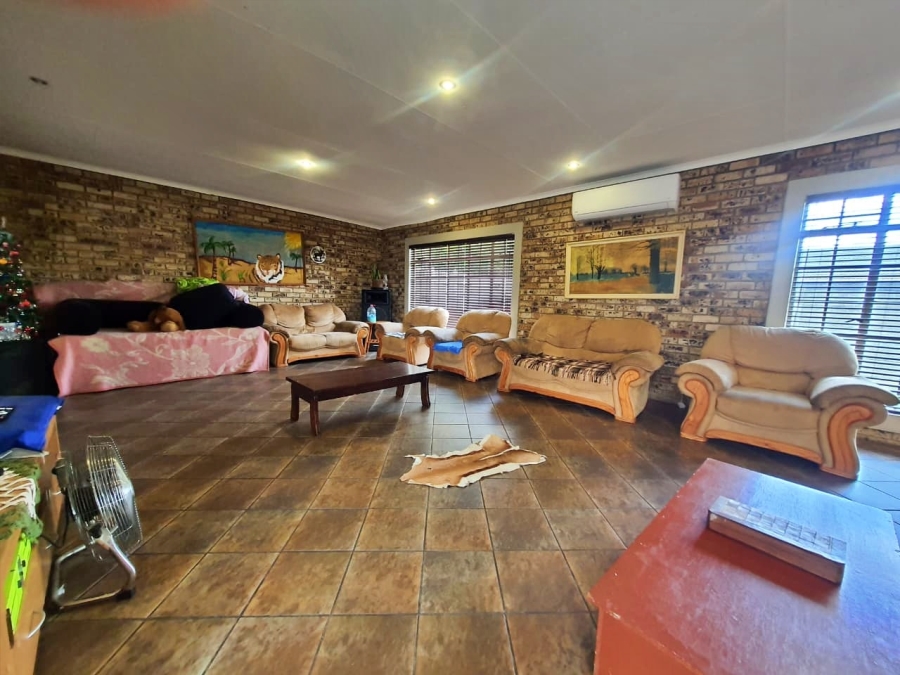 4 Bedroom Property for Sale in Miederpark North West